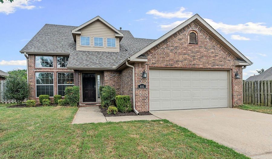 605 SW Milestone Rd, Bentonville, AR 72712 - 3 Beds, 3 Bath