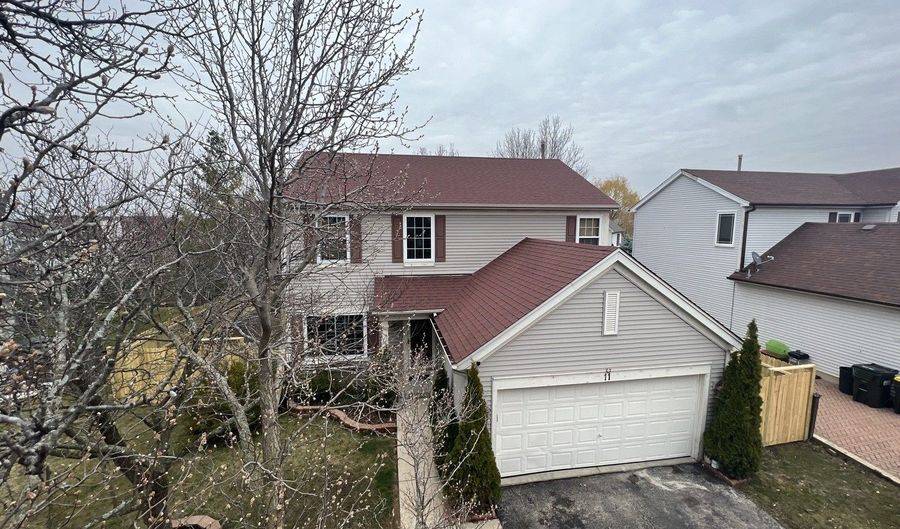 11 Appletree Ct, Lake In The Hills, IL 60156 - 4 Beds, 3 Bath