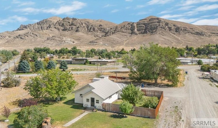 366 N Water St, Arco, ID 83213 - 3 Beds, 1 Bath