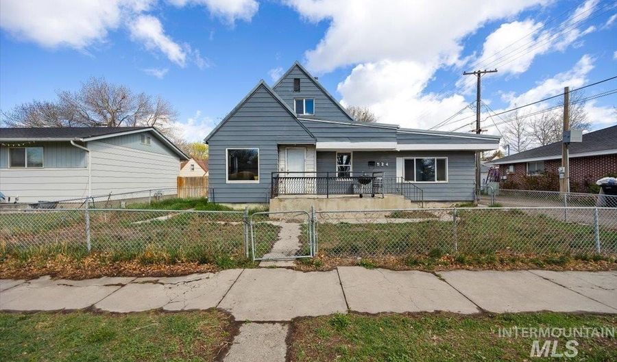 524 W 17th, Burley, ID 83318 - 6 Beds, 2 Bath