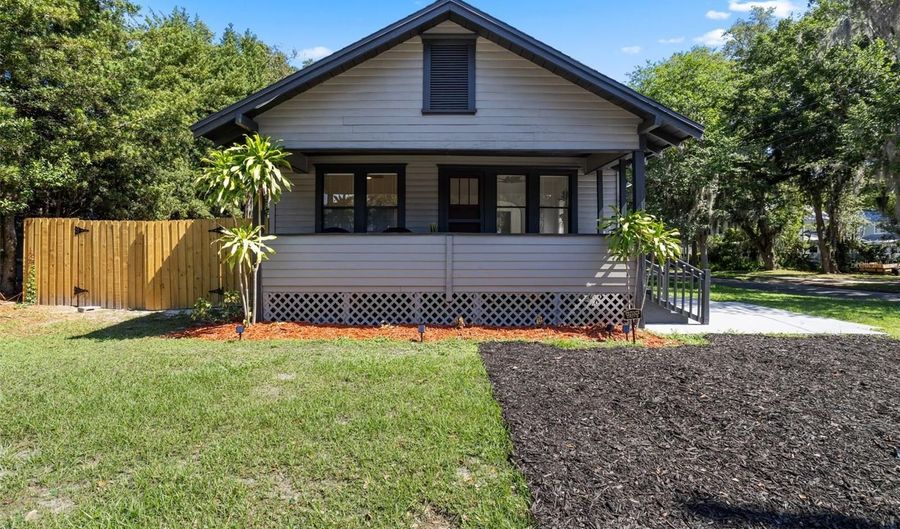 205 W PRINCETON St, Orlando, FL 32804 - 3 Beds, 1 Bath