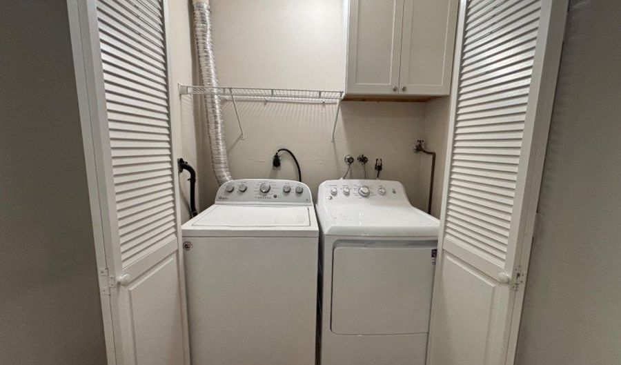 42 Stevens Ct, Bedminster, NJ 07921 - 2 Beds, 1 Bath