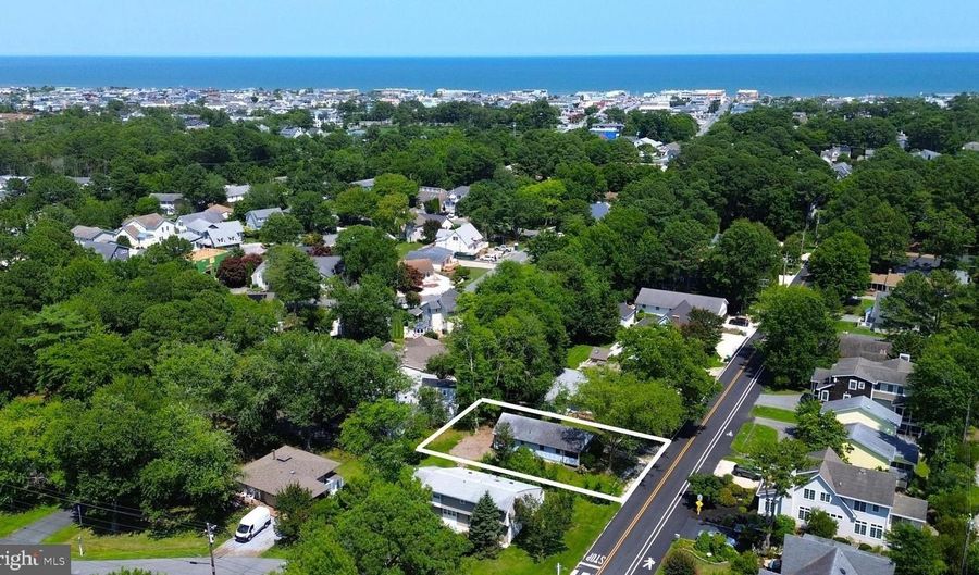 505 COLLINS St, Bethany Beach, DE 19930 - 3 Beds, 2 Bath