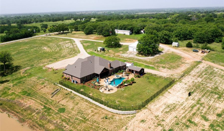 1466 County Road 1270, Alvord, TX 76225 - 3 Beds, 4 Bath