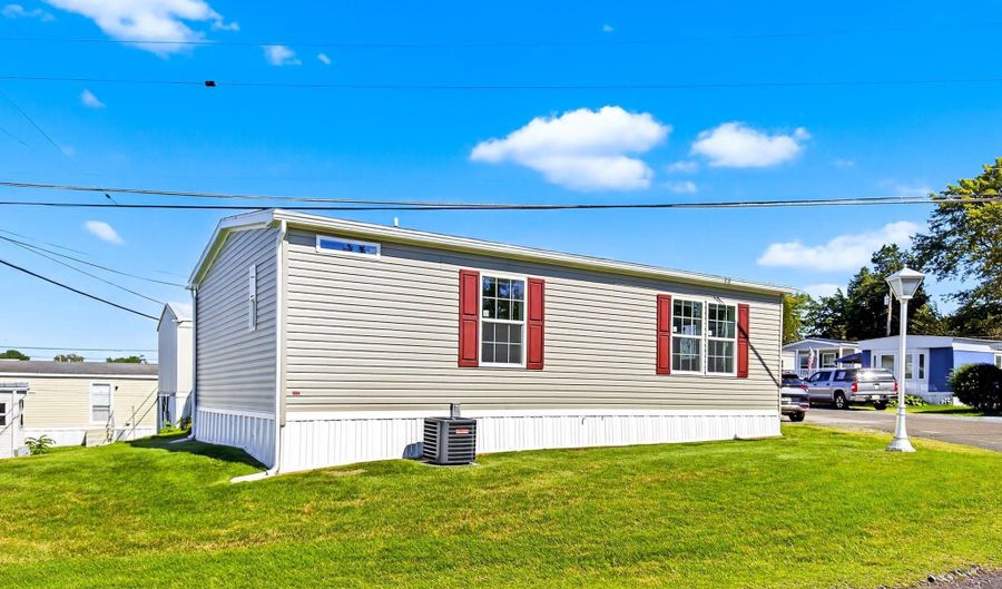 313 BORDIC Rd, Reading, PA 19606 - 2 Beds, 2 Bath