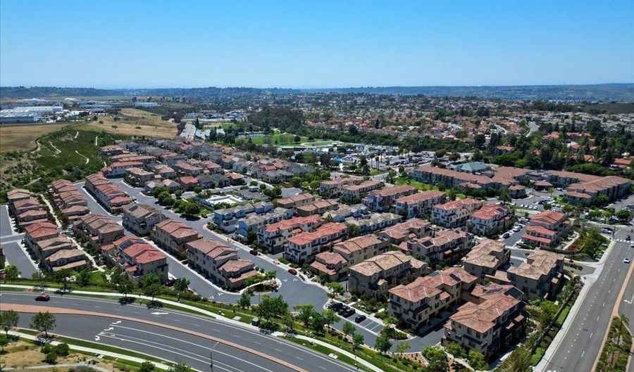 4366 Pacifica Way 5, Oceanside, CA 92056 - 4 Beds, 4 Bath