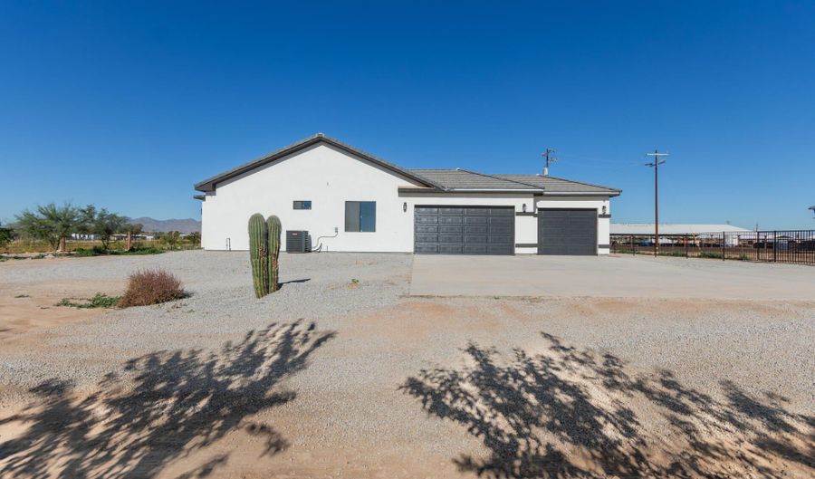 19657 W DUNLAP Rd, Buckeye, AZ 85326 - 4 Beds, 2 Bath