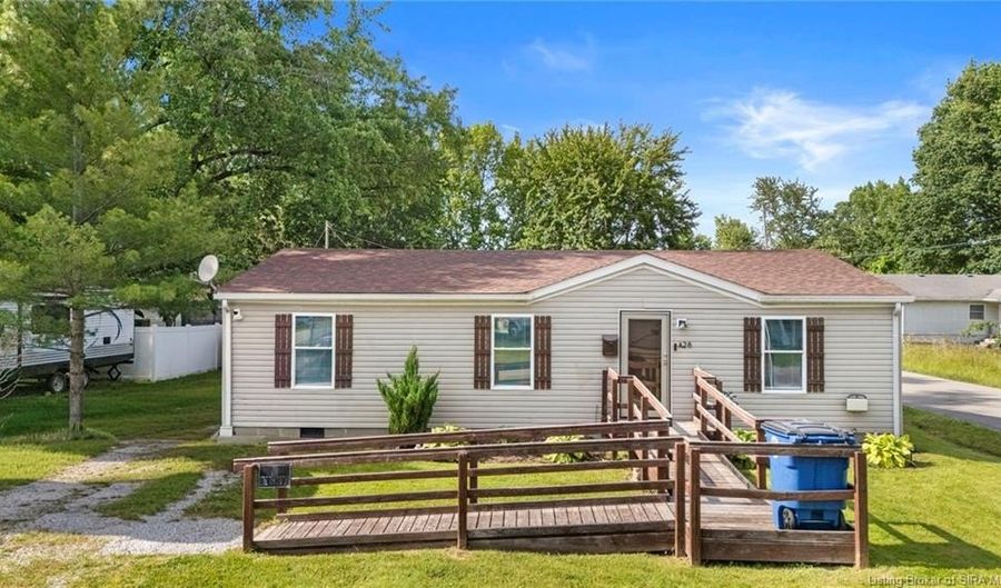 428 W Cross St, Austin, IN 47102 - 3 Beds, 1 Bath