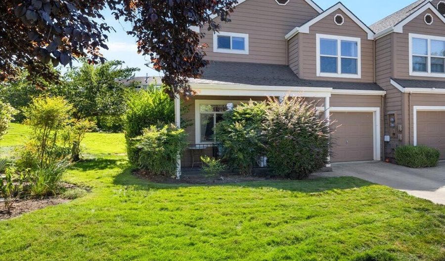 63 Crocker St, Ashland, OR 97520 - 3 Beds, 3 Bath