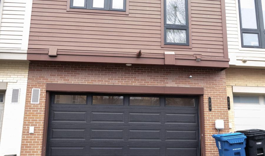 126 CAMBRIA Walk, Alexandria, VA 22304 - 4 Beds, 5 Bath