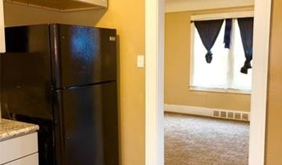 15700 PINEHURST St, Detroit, MI 48238 - 2 Beds, 1 Bath