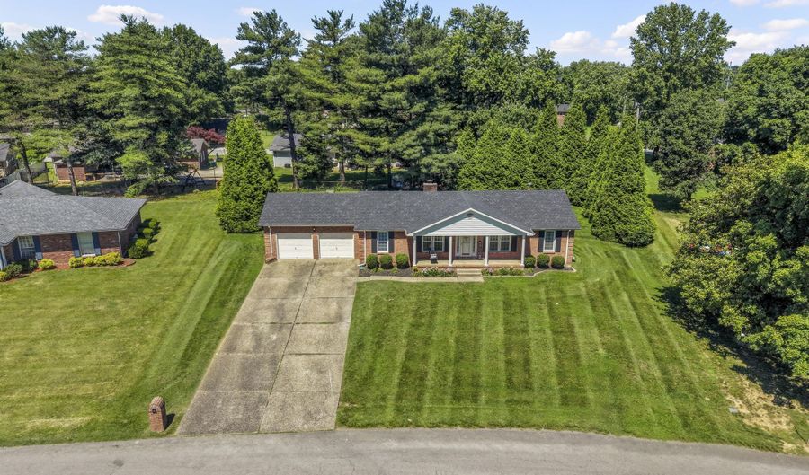 202 Edgewood Dr, Bardstown, KY 40004 - 4 Beds, 2 Bath