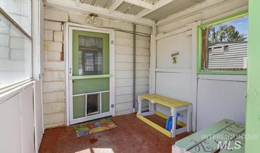 620 14th Ave N, Buhl, ID 83316 - 2 Beds, 1 Bath