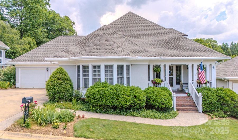 8 Creekside Way, Asheville, NC 28804 - 4 Beds, 3 Bath