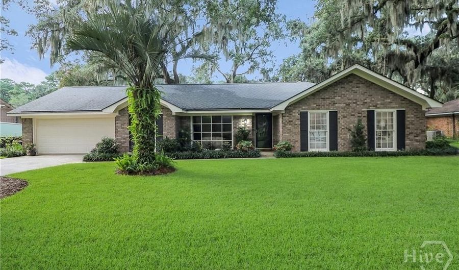 6 Cozy Bluff Rd, Savannah, GA 31410 - 4 Beds, 2 Bath