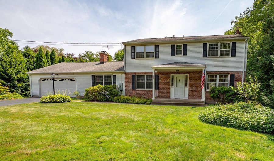 198 N Timber Ln, Cheshire, CT 06410 - 4 Beds, 3 Bath