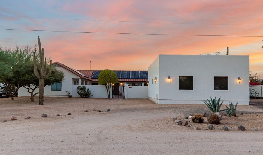 6632 E CALLE DE LAS ESTRELLAS Rd, Cave Creek, AZ 85331 - 4 Beds, 3 Bath