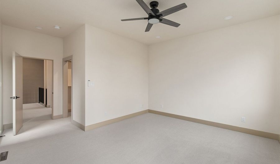 8830 NW 35th St, Ankeny, IA 50023 - 5 Beds, 4 Bath