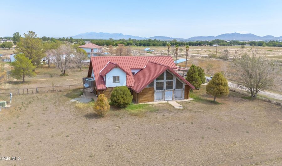 1100 S VINTON Rd, Anthony, TX 79821 - 8 Beds, 7 Bath