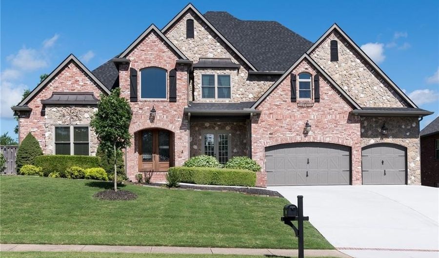 1611 NE Chapel Hill Dr, Bentonville, AR 72712 - 5 Beds, 5 Bath
