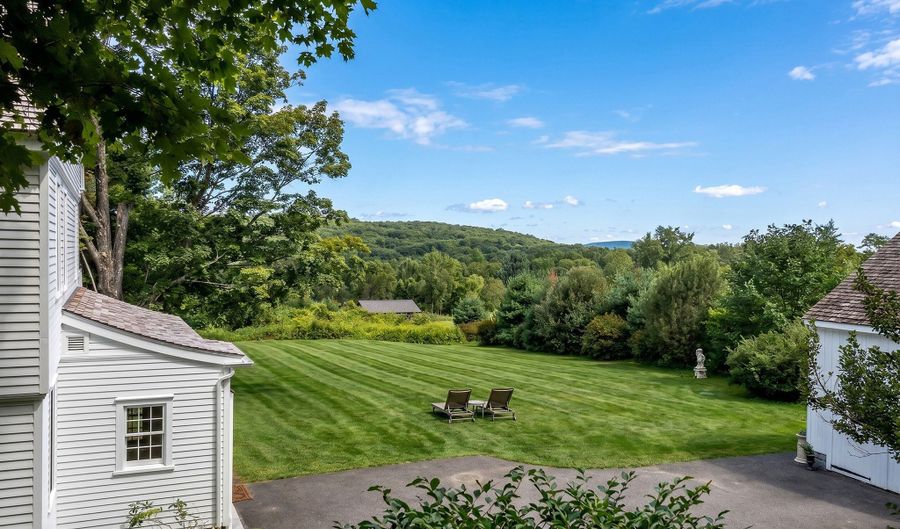 397 Christian St, Bridgewater, CT 06752 - 4 Beds, 4 Bath