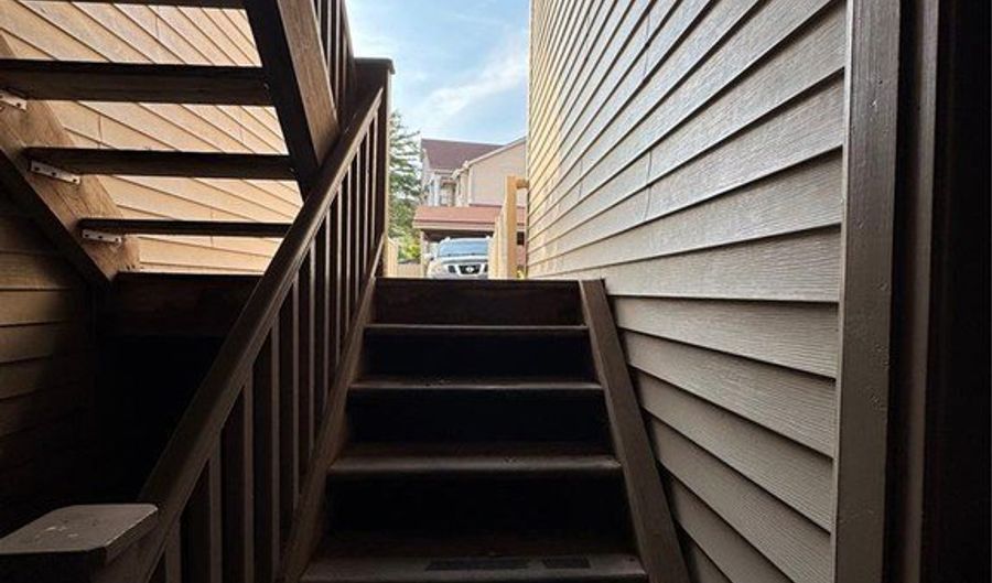 741 Ridgeside Dr A, Ballwin, MO 63021 - 2 Beds, 2 Bath