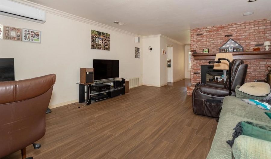 4906 VIA HINTON, Carlsbad, CA 92008 - 4 Beds, 2 Bath