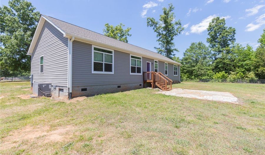 115 Benton Rd, Belton, SC 29627 - 3 Beds, 2 Bath