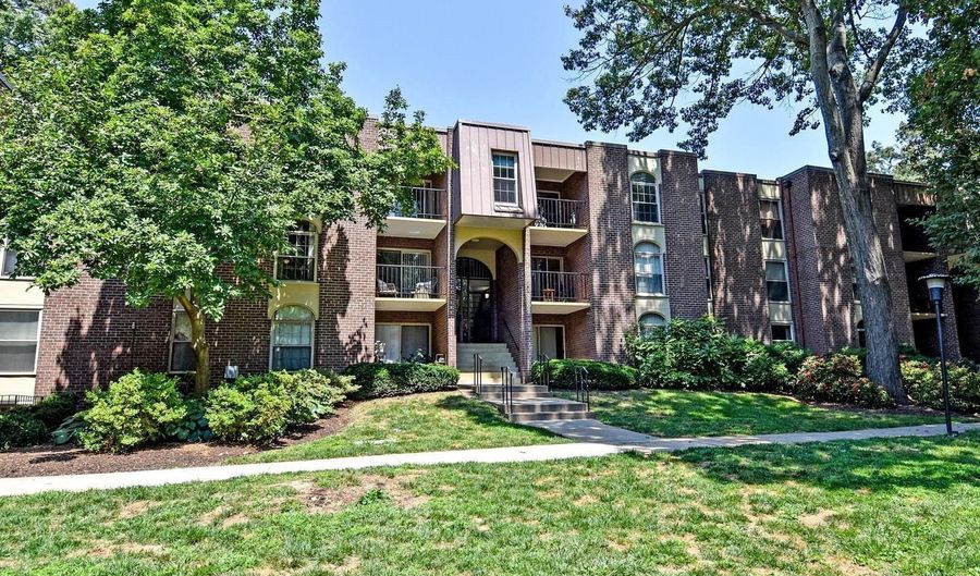 3302 WOODBURN VILLAGE Dr 23, Annandale, VA 22003 - 2 Beds, 1 Bath