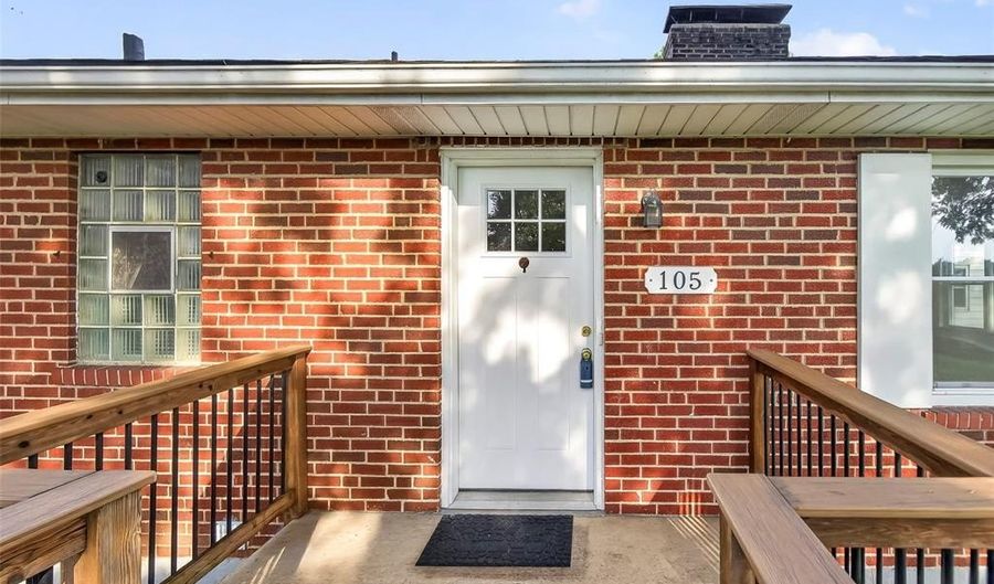 105 N Elm St, Ballwin, MO 63011 - 3 Beds, 2 Bath
