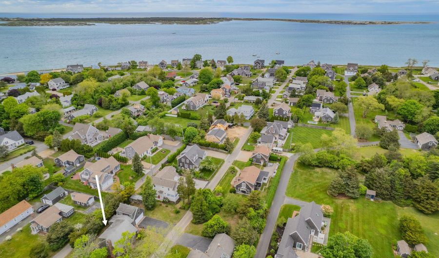 7 George St, Barnstable, MA 02630 - 3 Beds, 2 Bath
