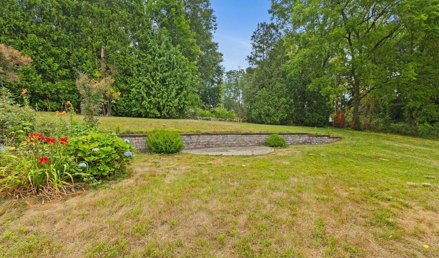 20 Isamay Dr, Bristol, CT 06010 - 2 Beds, 2 Bath
