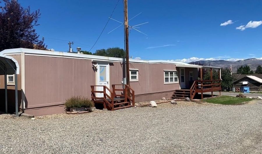 120 E Valley Ave, Challis, ID 83226 - 1 Beds, 1 Bath
