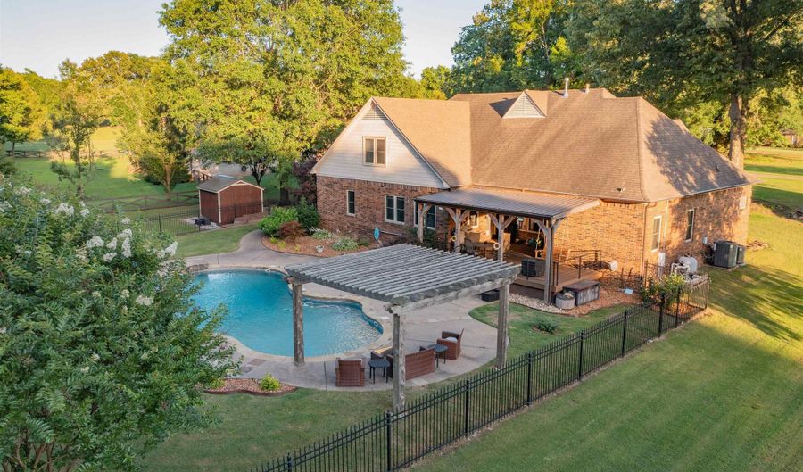 220 WILLOW Bnd, Arlington, TN 38002 - 4 Beds, 4 Bath