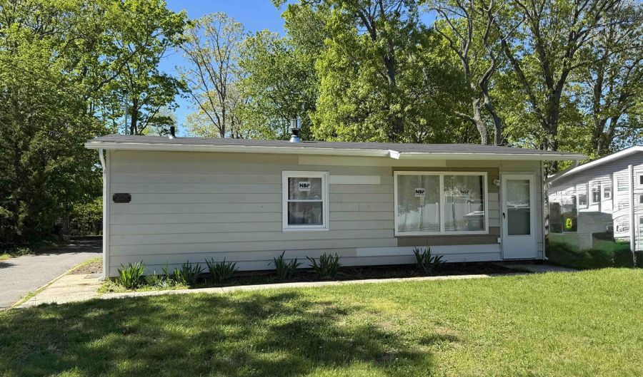 208 Shore Blvd, Bayville, NJ 08721 - 3 Beds, 1 Bath