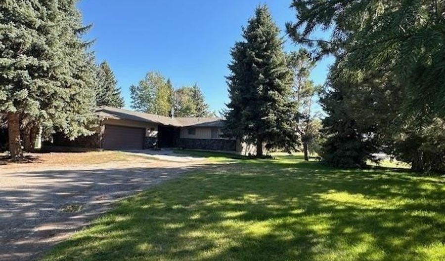 643 W 100 S, Blackfoot, ID 83221 - 4 Beds, 2 Bath