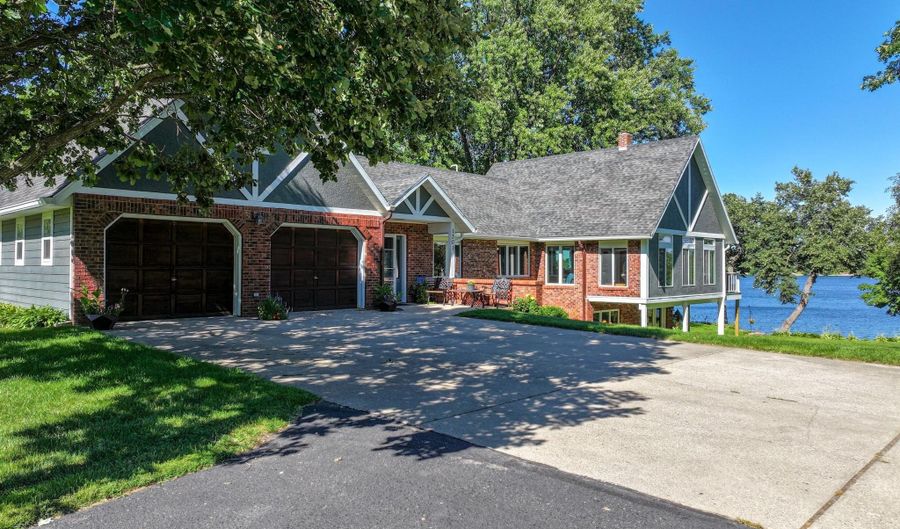 1301 Geneva Dr, Alexandria, MN 56308 - 5 Beds, 3 Bath