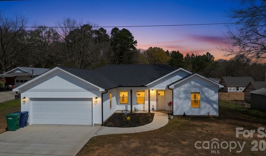 1112 Wiscassett St, Albemarle, NC 28001 - 3 Beds, 2 Bath