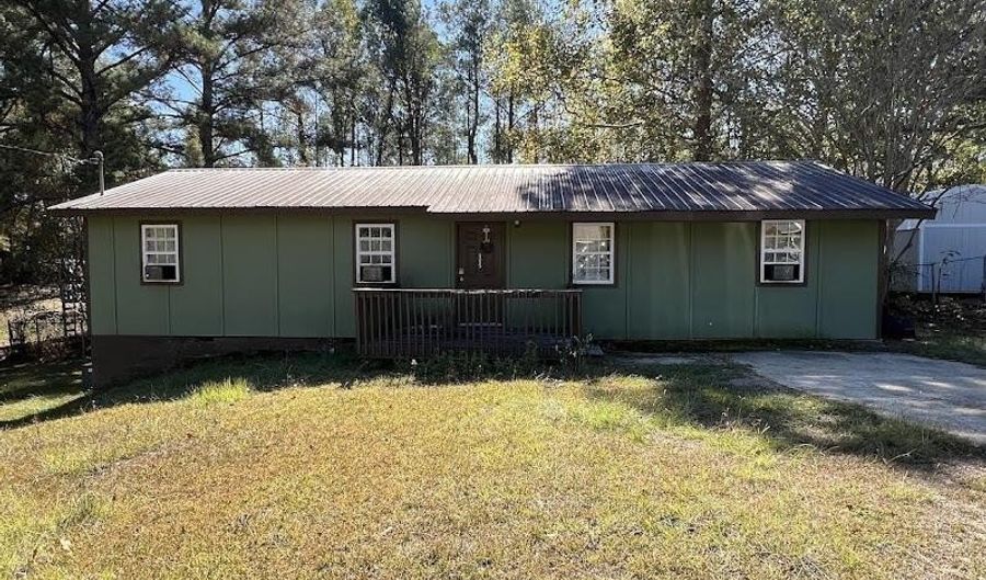 1215 ELK Dr, Alexander City, AL 35010 - 3 Beds, 2 Bath
