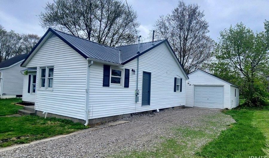 127 South St, Corunna, IN 46730 - 3 Beds, 1 Bath