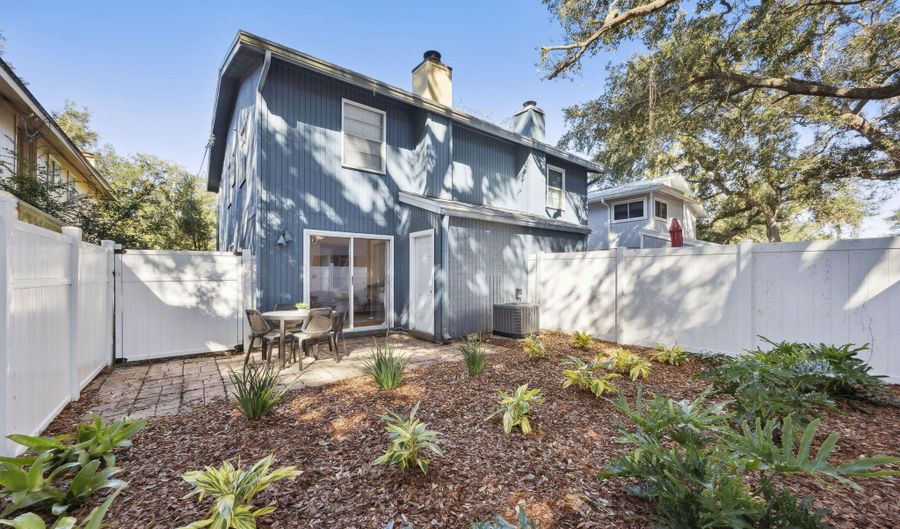 181 SYLVAN Dr, Atlantic Beach, FL 32233 - 2 Beds, 2 Bath