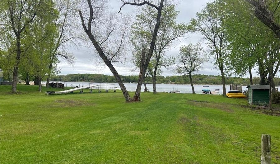 38177 Twin Oaks Dr, Avon, MN 56310 - 4 Beds, 3 Bath