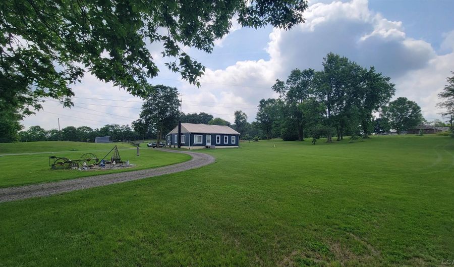 3219 Breckel, Adrian, MI 49221 - 2 Beds, 2 Bath