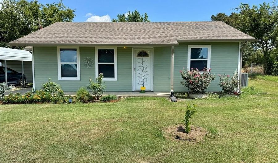 211 Choctaw St, Arkoma, OK 74901 - 1 Beds, 1 Bath