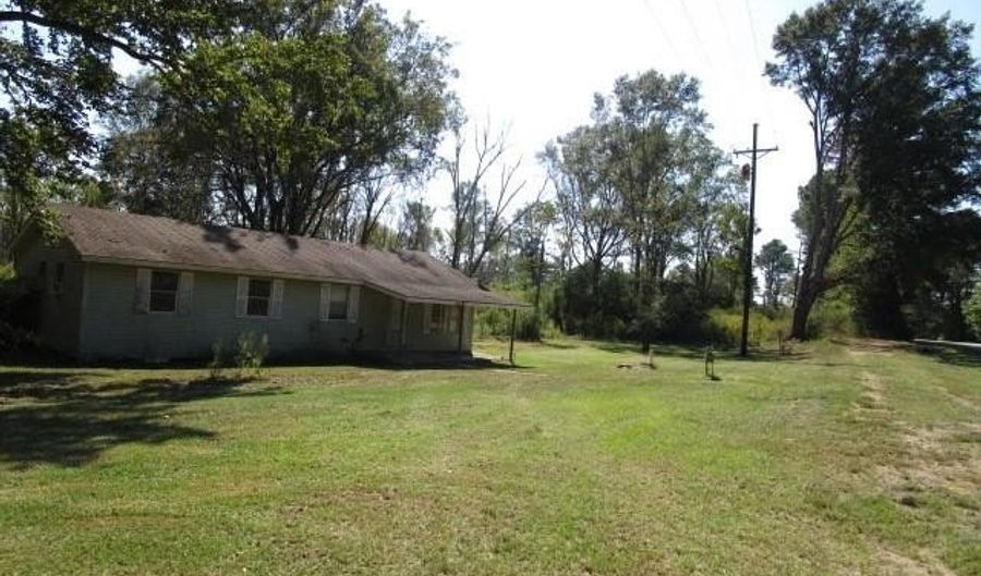 6701 HWY 8 None, Bentley, LA 71407 - 4 Beds, 2 Bath