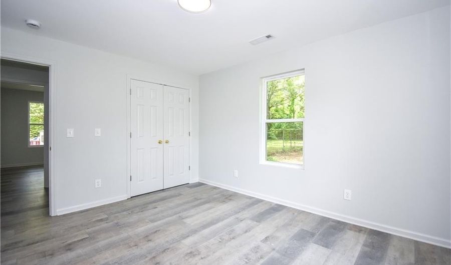 1706 SIMPSON St, Alexander City, AL 35010 - 3 Beds, 2 Bath