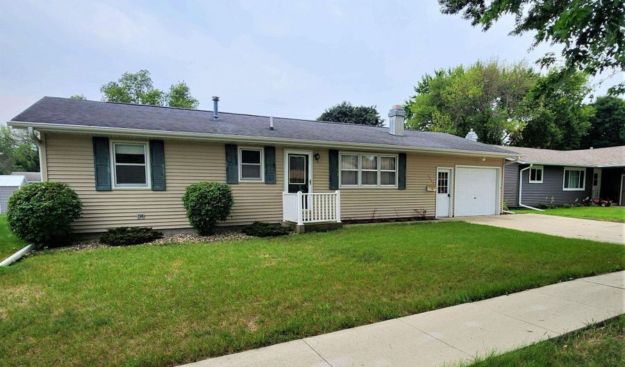 1800 E Maple St, Algona, IA 50511 - 3 Beds, 2 Bath