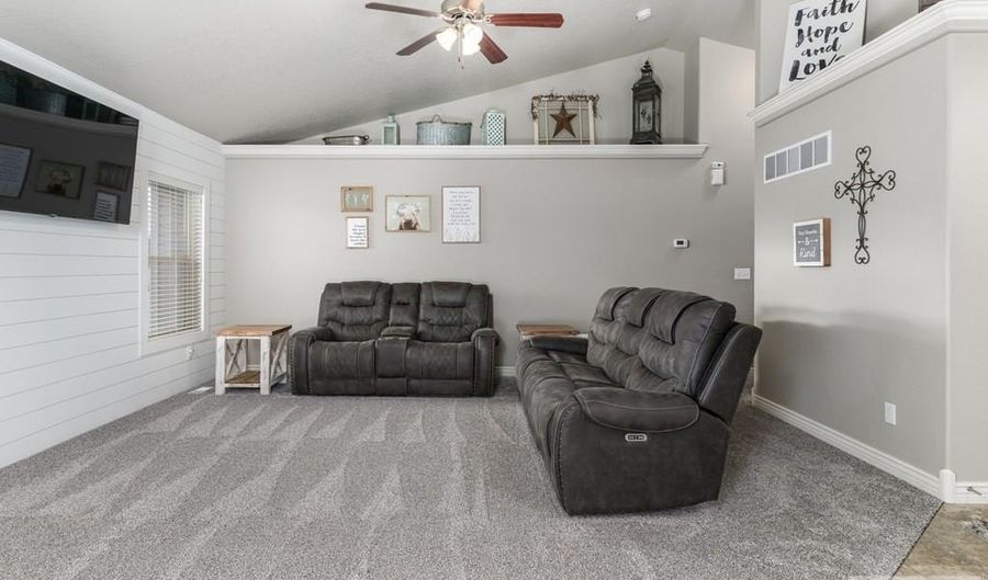 4542 Independence, Chubbuck, ID 83202 - 5 Beds, 3 Bath