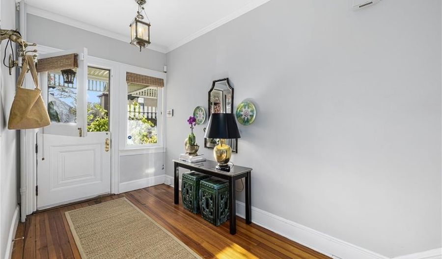 30 Bull St, Newport, RI 02840 - 3 Beds, 2 Bath