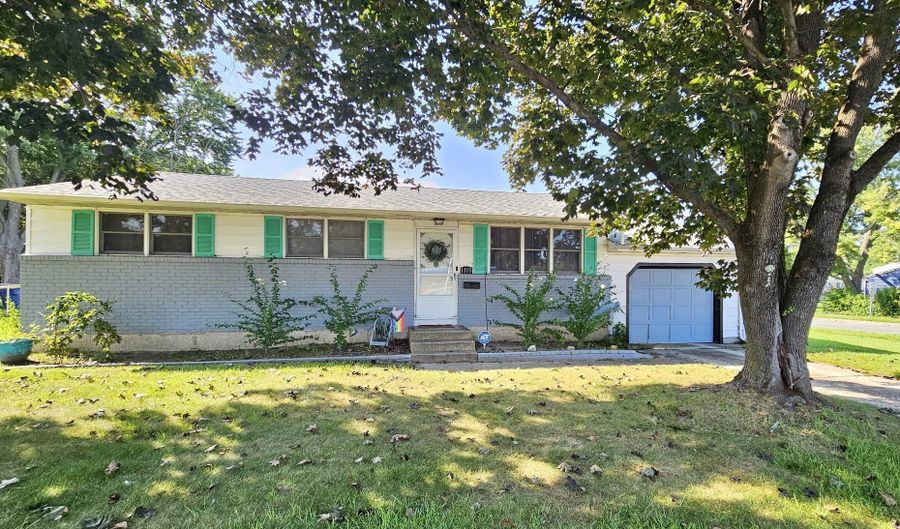 1105 WHITE OAK Rd, Dover, DE 19901 - 3 Beds, 2 Bath